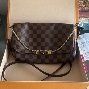 Louis Vuitton Elegant Brown Checkered Women's Bag